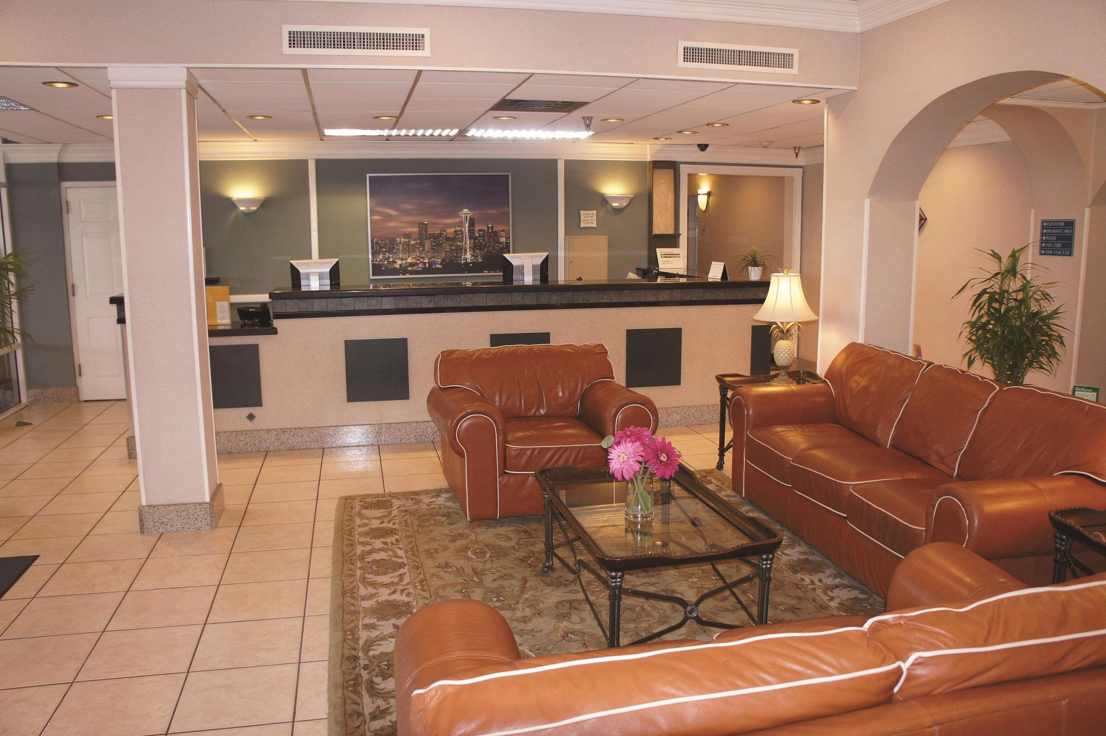 La Quinta Inn By Wyndham Lynnwood Εξωτερικό φωτογραφία