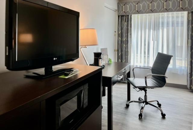 La Quinta Inn By Wyndham Lynnwood Εξωτερικό φωτογραφία